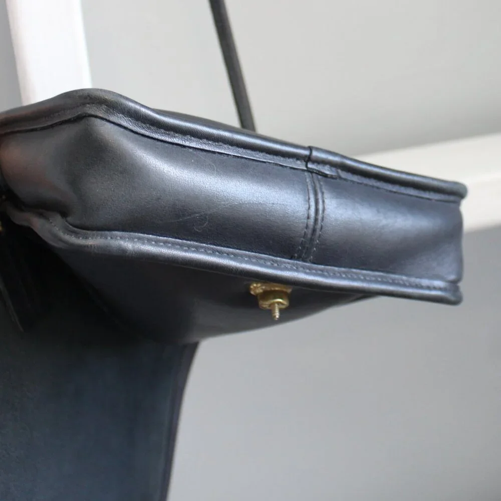 Coach VTG 80s Black Leather Compact Pouch Crossbody Bag Made in the USA 0135-596 - Picture 8 of 9